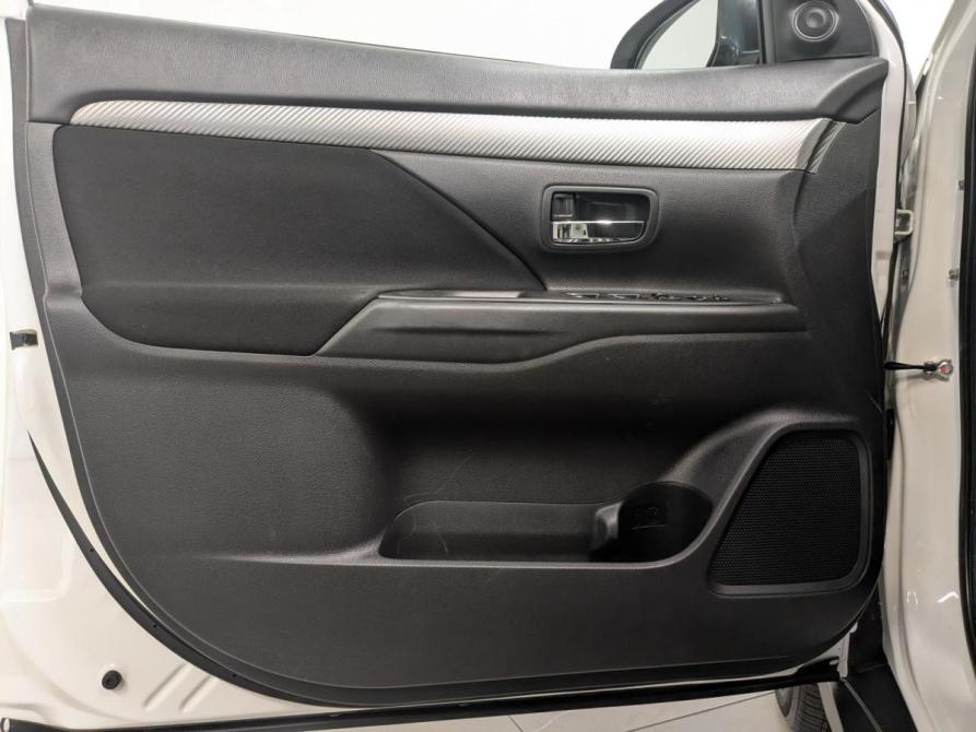 Mitsubishi Outlander III Рестайлинг 2 Санкт-Петербург  - изображение 19