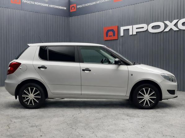 Skoda Fabia II Рестайлинг с пробегом 2011 года, цена 497 000 рублей, 118724 км, хэтчбек, Автокод Объявления