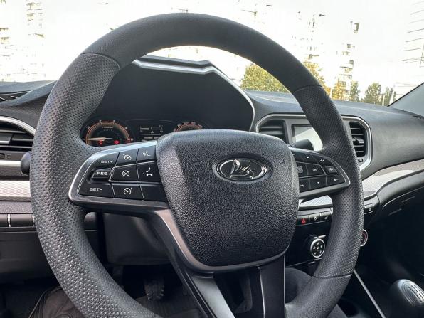 Lada (ВАЗ) Vesta I Рестайлинг (NG) с пробегом 2025 года, цена 1 048 000 рублей, 94379 км, седан, Автокод Объявления