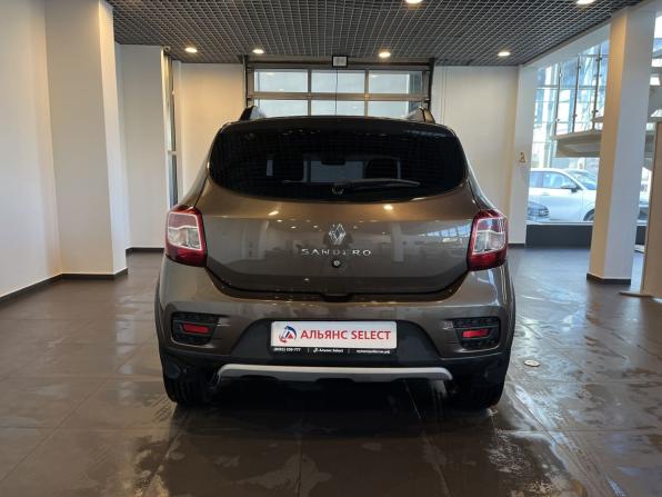 Renault Sandero II Рестайлинг с пробегом 2022 года, цена 1 465 000 рублей, 49460 км, хэтчбек, Автокод Объявления