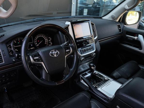 Toyota Land Cruiser 200 Series Рестайлинг 2 с пробегом 2017 года, цена 6 700 000 рублей, 136385 км, внедорожник, Автокод Объявления