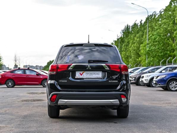 Mitsubishi Outlander III Рестайлинг с пробегом 2015 года, цена 1 319 000 рублей, 250743 км, внедорожник, Автокод Объявления