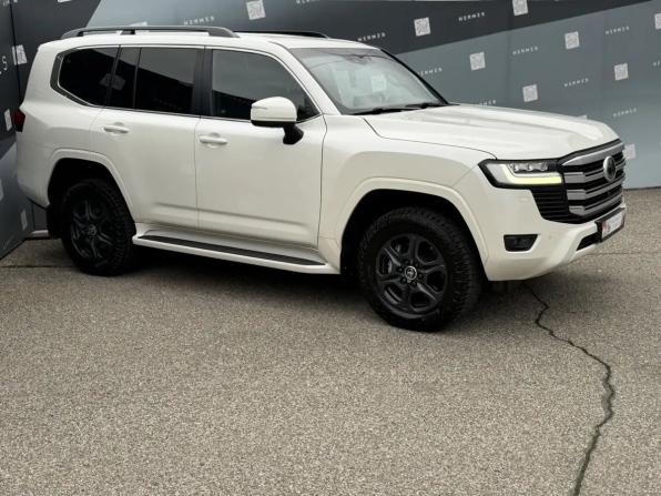 Toyota Land Cruiser 300 Series с пробегом 2023 года, цена 10 880 000 рублей, 50320 км, внедорожник, Автокод Объявления