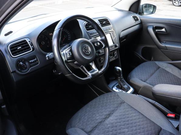 Volkswagen Polo V Рестайлинг с пробегом 2019 года, цена 1 149 000 рублей, 139659 км, седан, Автокод Объявления