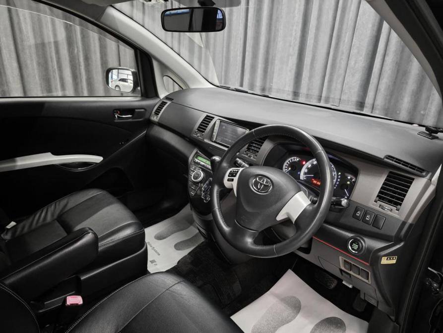 Toyota ISis I Рестайлинг Красноярск  - изображение 11