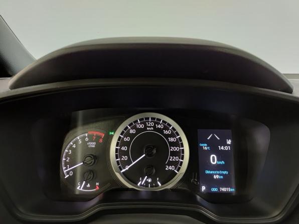 Toyota Levin XII (E210) с пробегом 2021 года, цена 1 715 000 рублей, 74300 км, седан, Автокод Объявления