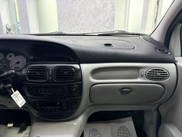 Renault Scenic I Рестайлинг с пробегом 2003 года, цена 365 000 рублей, 172337 км, компактвэн, Автокод Объявления