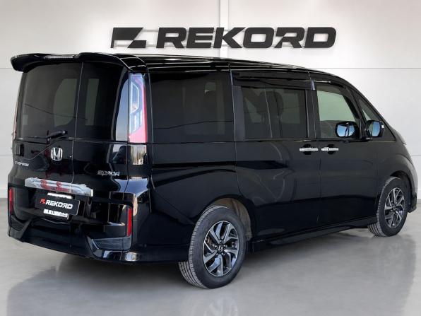 Honda Stepwgn V с пробегом 2015 года, цена 1 829 000 рублей, 253999 км, минивэн, Автокод Объявления