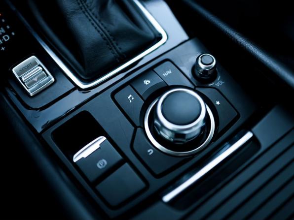 Mazda 3 III (BM) Рестайлинг с пробегом 2016 года, цена 1 159 000 рублей, 229569 км, седан, Автокод Объявления
