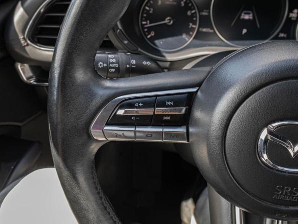 Mazda 3 IV (BP) с пробегом 2019 года, цена 2 150 000 рублей, 114935 км, хэтчбек, Автокод Объявления