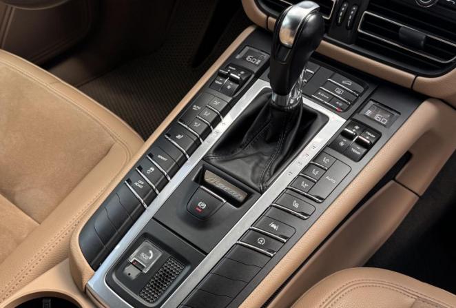 Porsche Macan I Рестайлинг с пробегом 2019 года, цена 4 950 000 рублей, 129811 км, внедорожник, Автокод Объявления