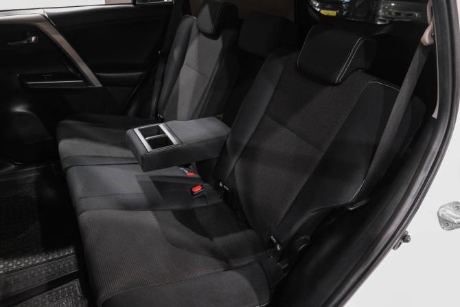 Toyota RAV4 IV (XA40) Рестайлинг с пробегом 2016 года, цена 2 259 000 рублей, 131000 км, внедорожник, Автокод Объявления