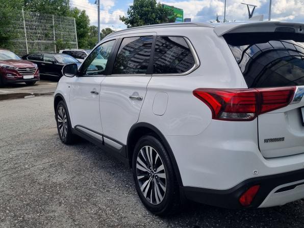 Mitsubishi Outlander III Рестайлинг 3 с пробегом 2020 года, цена 2 990 000 рублей, 78522 км, внедорожник, Автокод Объявления