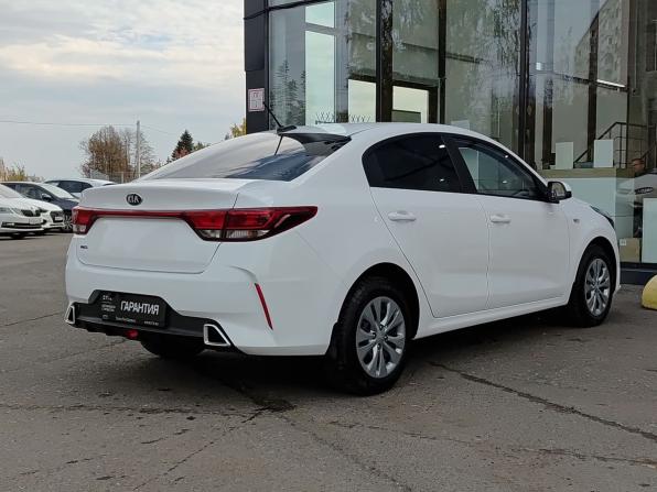 Kia Rio IV Рестайлинг с пробегом 2021 года, цена 1 930 000 рублей, 19600 км, седан, Автокод Объявления