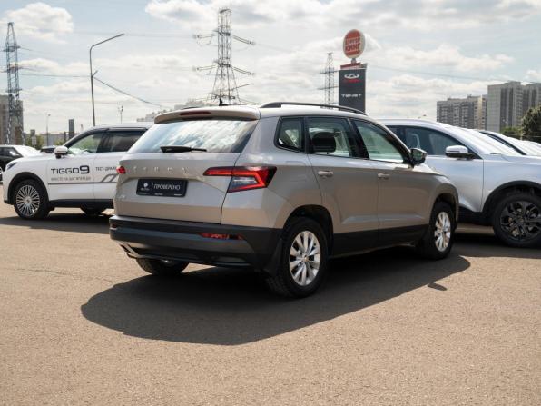 Skoda Karoq I с пробегом 2020 года, цена 2 095 000 рублей, 102110 км, внедорожник, Автокод Объявления