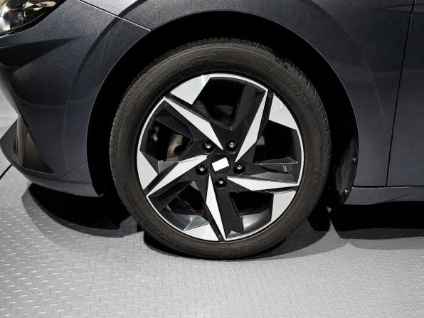 Hyundai Elantra VI (AD) Рестайлинг с пробегом 2021 года, цена 2 100 000 рублей, 50000 км, седан, Автокод Объявления