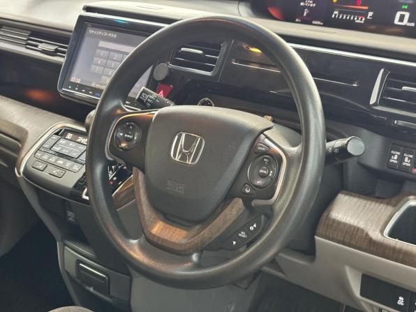 Honda Stepwgn V с пробегом 2017 года, цена 1 734 000 рублей, 161600 км, минивэн, Автокод Объявления