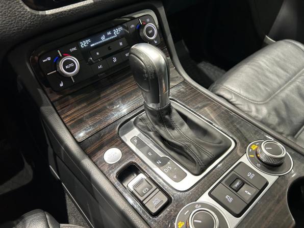 Volkswagen Touareg II Рестайлинг с пробегом 2015 года, цена 2 999 000 рублей, 156568 км, внедорожник, Автокод Объявления
