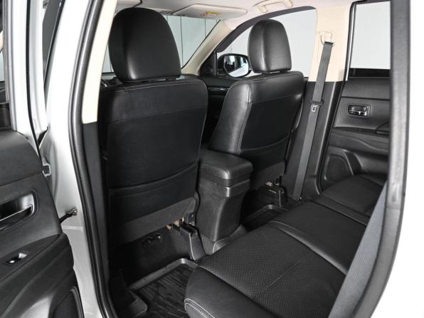 Mitsubishi Outlander III Рестайлинг 2 с пробегом 2015 года, цена 1 749 000 рублей, 179689 км, внедорожник, Автокод Объявления