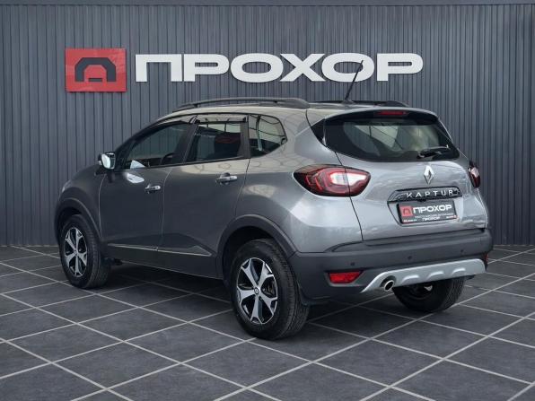 Renault Kaptur I Рестайлинг с пробегом 2021 года, цена 1 637 000 рублей, 79998 км, внедорожник, Автокод Объявления