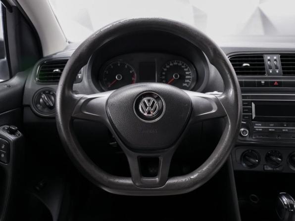 Volkswagen Polo V Рестайлинг с пробегом 2016 года, цена 1 020 000 рублей, 137000 км, седан, Автокод Объявления