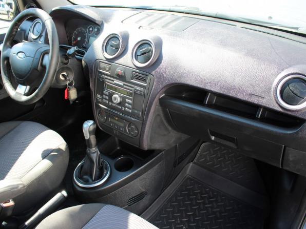 Ford Fusion I Рестайлинг с пробегом 2008 года, цена 249 000 рублей, 402336 км, хэтчбек, Автокод Объявления