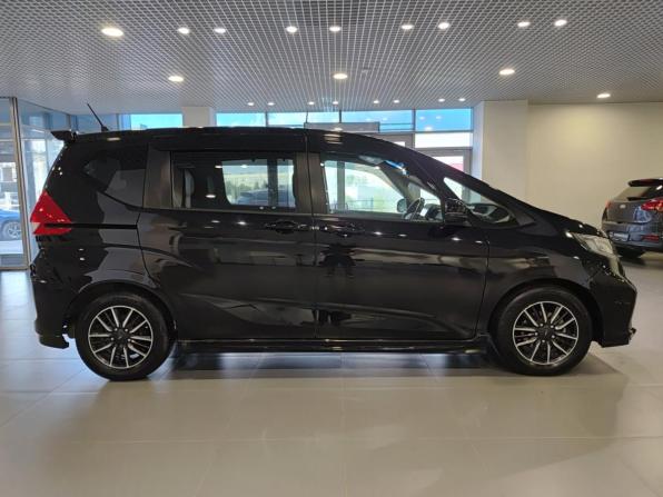Honda Freed II Рестайлинг с пробегом 2020 года, цена 2 100 000 рублей, 73574 км, компактвэн, Автокод Объявления