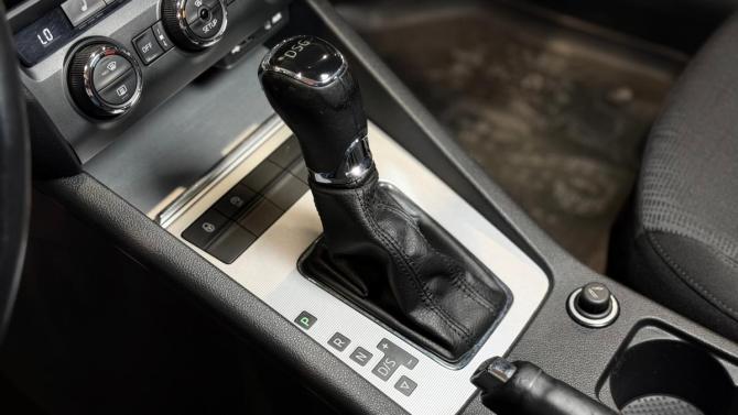 Skoda Octavia III (A7) с пробегом 2013 года, цена 870 000 рублей, 283125 км, лифтбек, Автокод Объявления