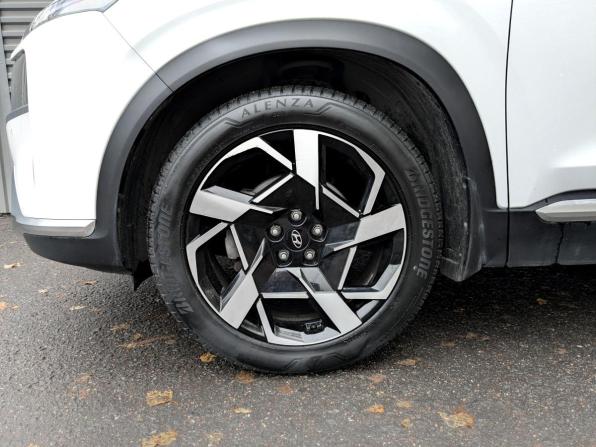 Hyundai Santa Fe IV Рестайлинг с пробегом 2022 года, цена 3 990 000 рублей, 28562 км, внедорожник, Автокод Объявления