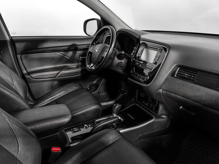 Mitsubishi Outlander III Рестайлинг 2 Санкт-Петербург  - изображение 14