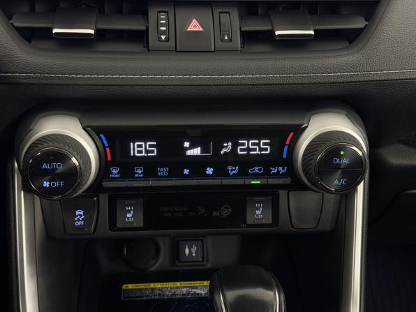 Toyota RAV4 V (XA50) с пробегом 2020 года, цена 2 560 000 рублей, 203000 км, внедорожник, Автокод Объявления