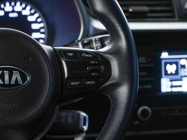 Kia Rio IV Рестайлинг с пробегом 2020 года, цена 1 299 000 рублей, 168500 км, седан, Автокод Объявления