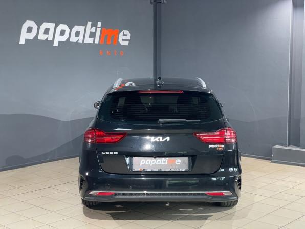 Kia Ceed III Рестайлинг с пробегом 2022 года, цена 2 399 000 рублей, 57630 км, универсал, Автокод Объявления