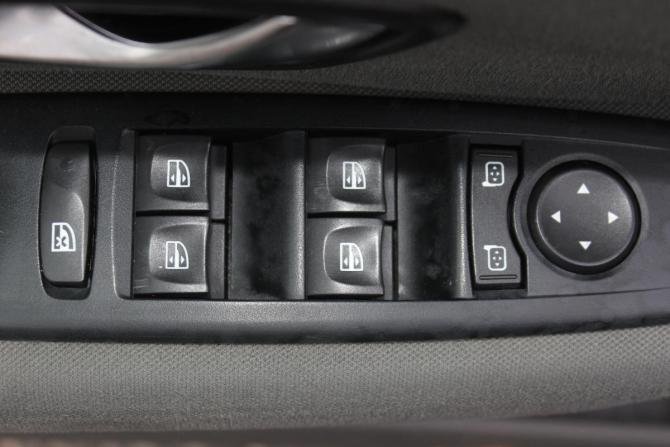 Renault Megane III с пробегом 2010 года, цена 527 000 рублей, 352246 км, хэтчбек, Автокод Объявления