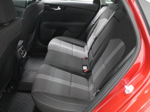Kia Cerato IV Рестайлинг с пробегом 2022 года, цена 2 220 000 рублей, 15928 км, седан, Автокод Объявления