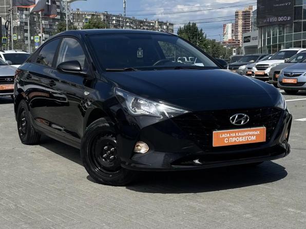 Hyundai Solaris II Рестайлинг с пробегом 2022 года, цена 1 600 000 рублей, 65000 км, седан, Автокод Объявления