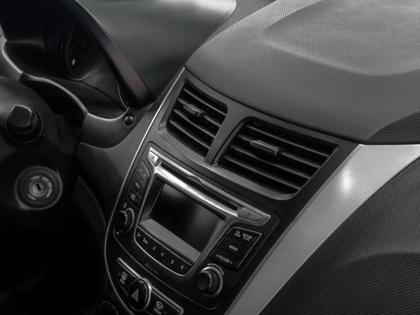 Hyundai Solaris I Рестайлинг с пробегом 2015 года, цена 879 900 рублей, 225307 км, седан, Автокод Объявления