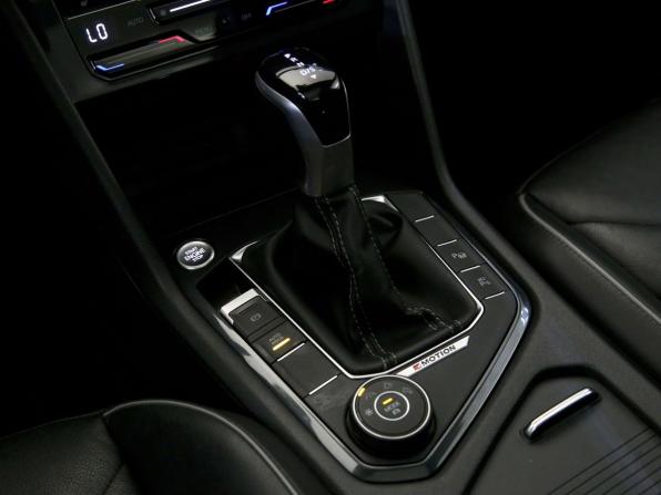 Volkswagen Tiguan II Рестайлинг с пробегом 2021 года, цена 3 250 000 рублей, 108596 км, внедорожник, Автокод Объявления