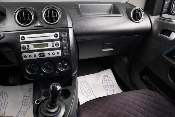 Ford Fiesta Mk5 с пробегом 2005 года, цена 289 000 рублей, 280000 км, хэтчбек, Автокод Объявления