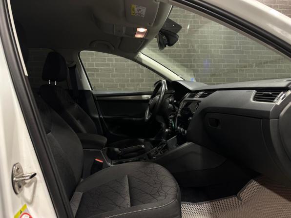 Skoda Octavia III (A7) Рестайлинг с пробегом 2020 года, цена 2 220 000 рублей, 79746 км, лифтбек, Автокод Объявления