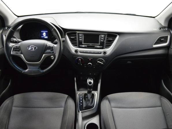 Hyundai Solaris II с пробегом 2018 года, цена 1 350 000 рублей, 135000 км, седан, Автокод Объявления