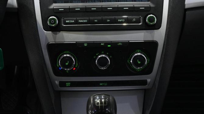 Skoda Octavia II (A5) Рестайлинг с пробегом 2009 года, цена 630 000 рублей, 262090 км, лифтбек, Автокод Объявления