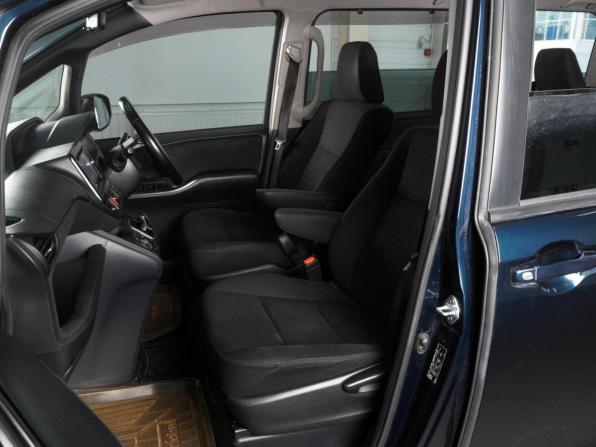 Toyota Voxy III (R80) с пробегом 2015 года, цена 1 889 000 рублей, 201106 км, минивэн, Автокод Объявления