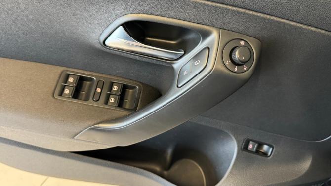 Volkswagen Polo V с пробегом 2014 года, цена 730 000 рублей, 148865 км, седан, Автокод Объявления