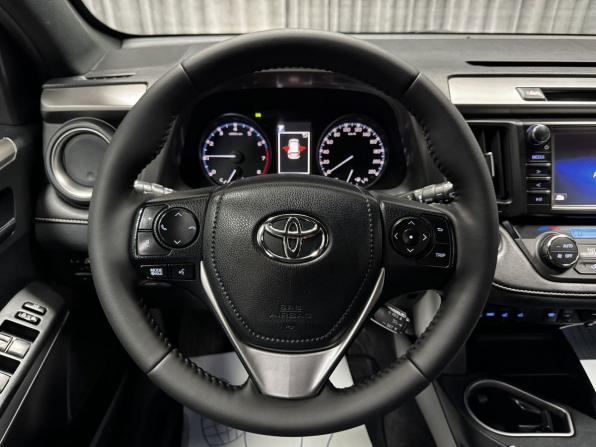Toyota RAV4 IV (XA40) Рестайлинг с пробегом 2017 года, цена 2 300 000 рублей, 155954 км, внедорожник, Автокод Объявления