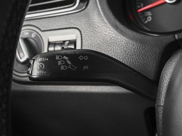 Volkswagen Polo V Рестайлинг с пробегом 2017 года, цена 1 368 000 рублей, 138657 км, седан, Автокод Объявления