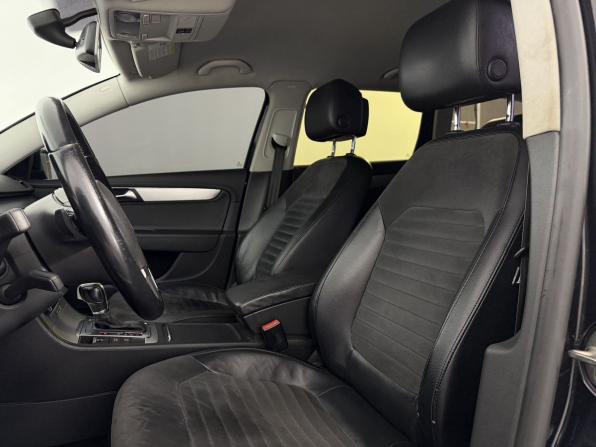 Volkswagen Passat B7 с пробегом 2010 года, цена 1 030 000 рублей, 298030 км, универсал, Автокод Объявления