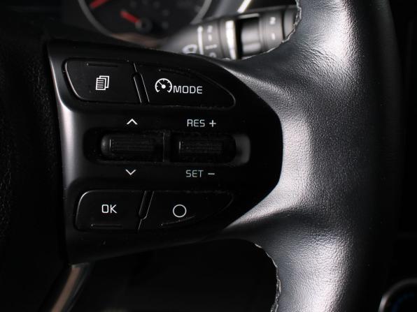 Kia Rio IV Рестайлинг с пробегом 2021 года, цена 1 760 000 рублей, 102000 км, хэтчбек, Автокод Объявления