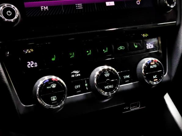 Skoda Octavia III (A7) Рестайлинг с пробегом 2018 года, цена 2 100 000 рублей, 91921 км, лифтбек, Автокод Объявления