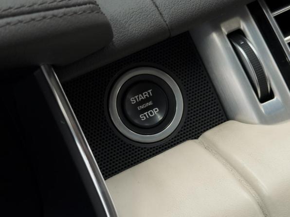 Land Rover Range Rover IV Рестайлинг с пробегом 2019 года, цена 7 029 000 рублей, 136211 км, внедорожник, Автокод Объявления